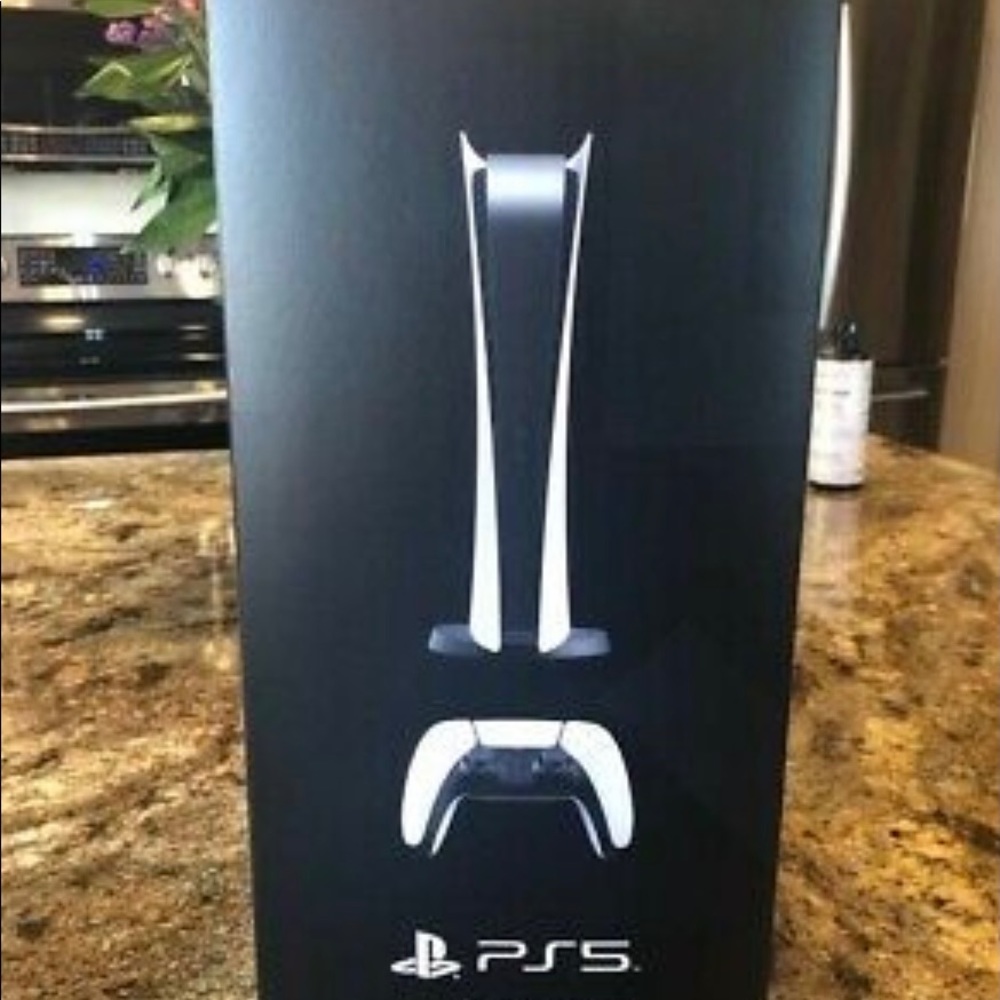PlayStation 5 digital - Picture 2 of 7